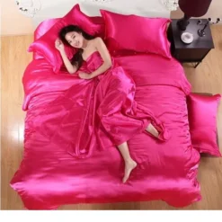 Parure De Lit Unie Rouge En Satin