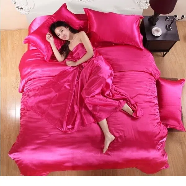 Parure De Lit Unie Rouge En Satin