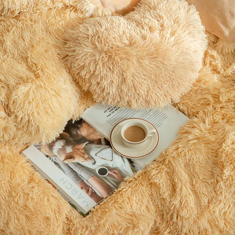 Parure De Lit Effet Fourrure Beige – Image 3