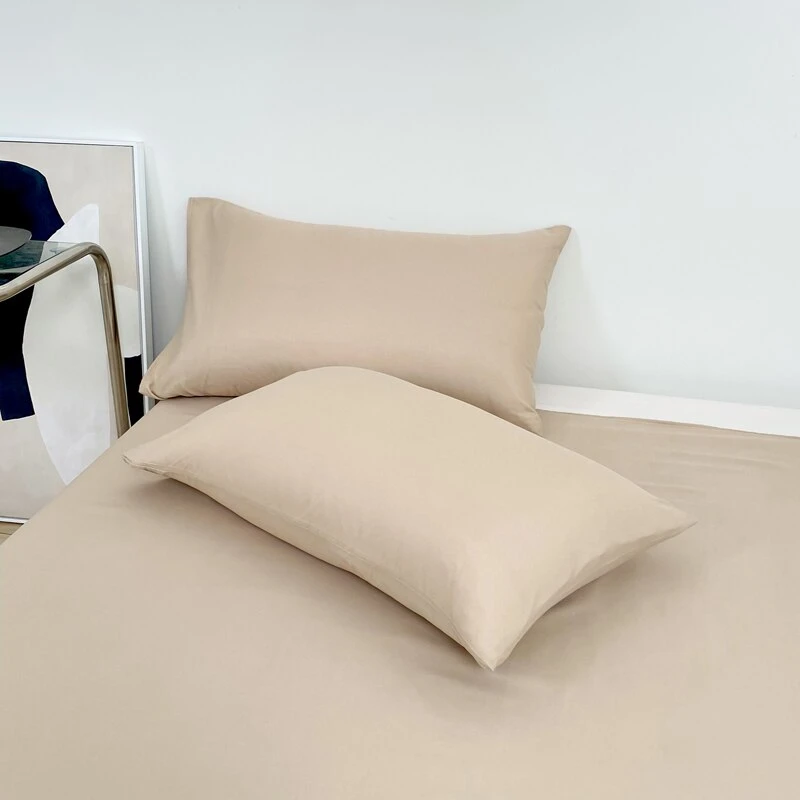 Parure De Lit Beige En Tissu Doux – Image 4