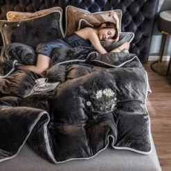 Parure De Lit Gris Profond Contour Blanc