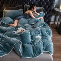 Parure De Lit Bleue Contour Blanc