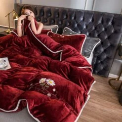 Parure De Lit Rouge Contour Blanc