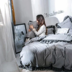 Parure De Lit Grise Contour Noir