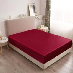 Drap-housse En Satin Rouge à Poche Profonde Pour Lit